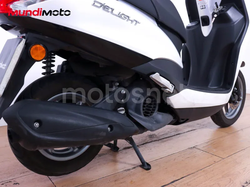 Yamaha D'elight - Vista 4