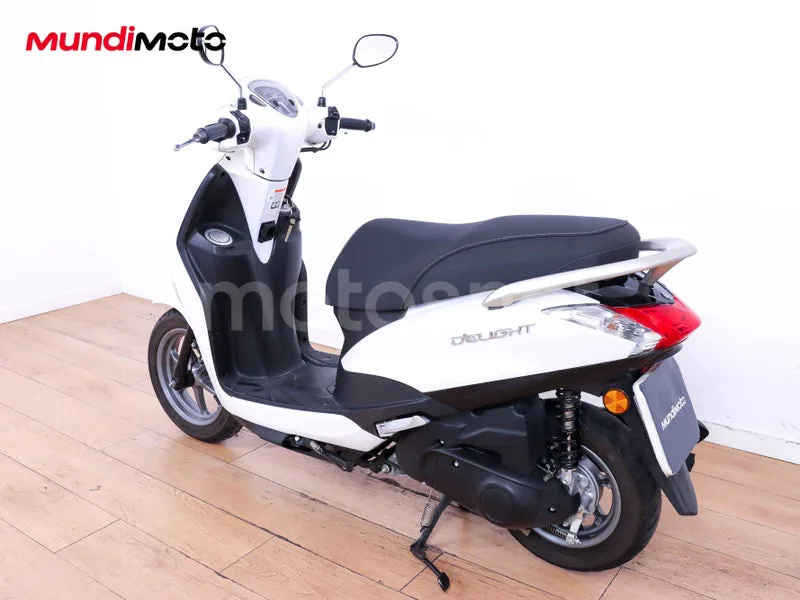 Yamaha D'elight - Vista 8