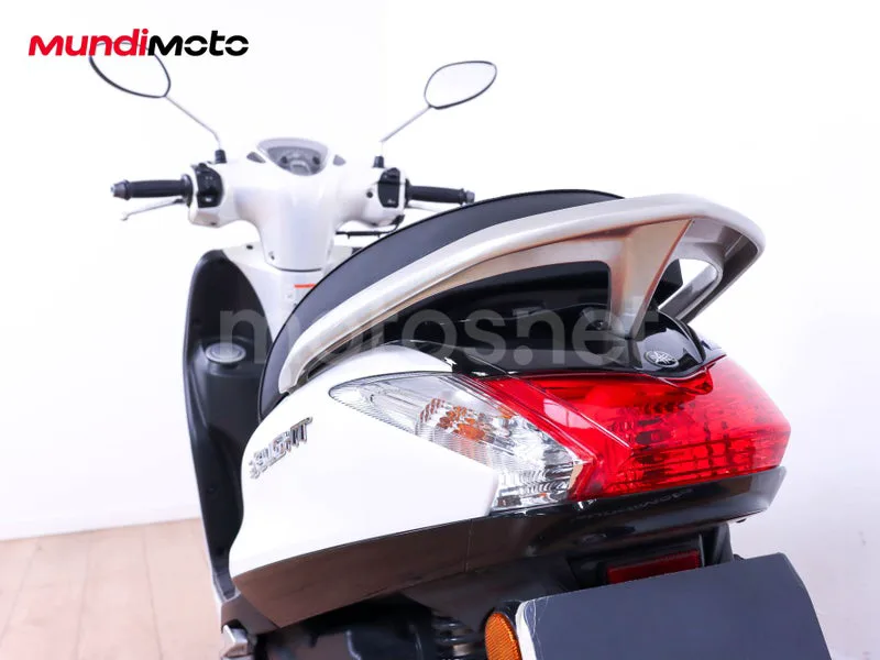 Yamaha D'elight - Vista 9