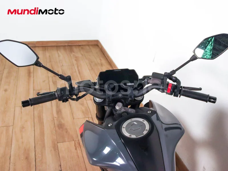 Yamaha MT-125 - Vista 11