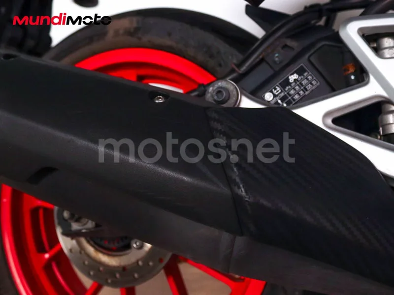 Yamaha MT-125 - Vista 47