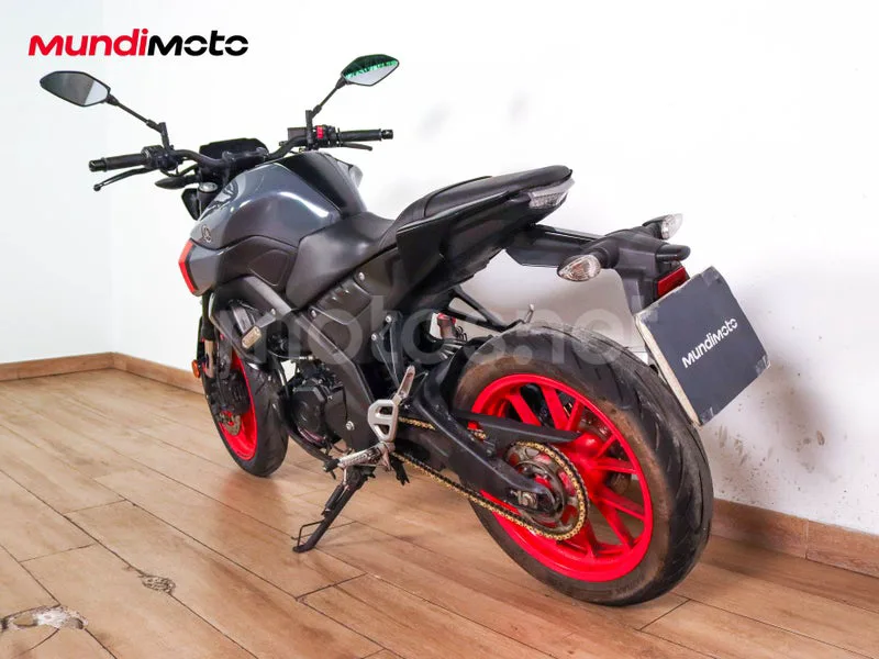 Yamaha MT-125 - Vista 8