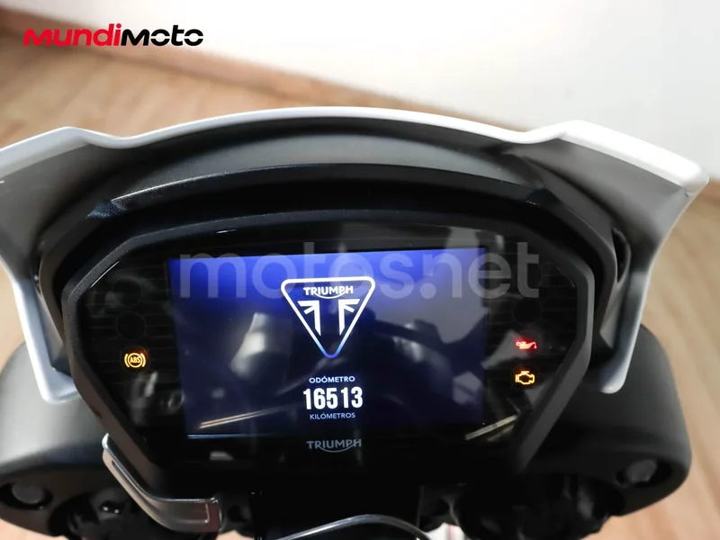 Triumph Street Triple - Vista 12
