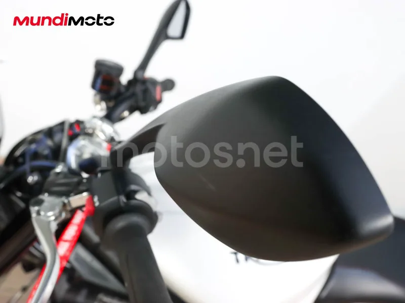 Triumph Street Triple - Vista 17