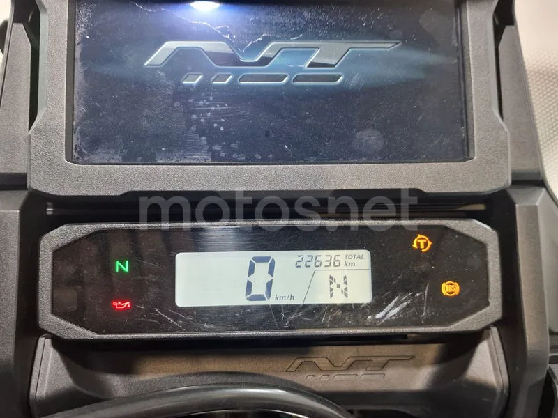 Honda NT1100 - Vista 9