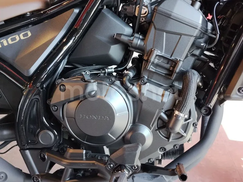 Honda Rebel 1100 - Vista 21