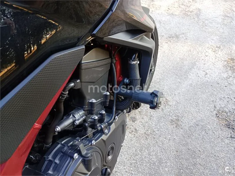 Honda CB750 Hornet - Vista 6