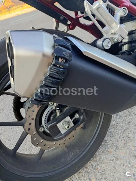 Honda CB750 Hornet - Vista 8