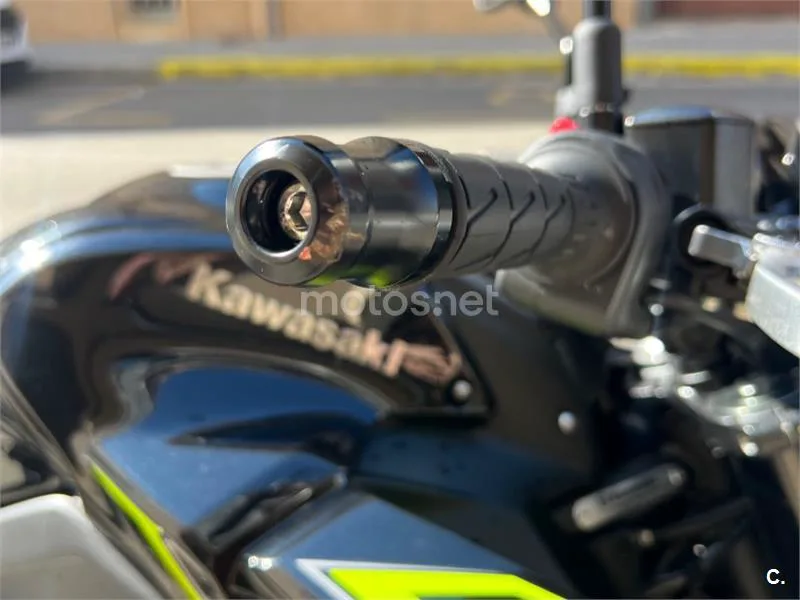 Kawasaki Z900 - Vista 12