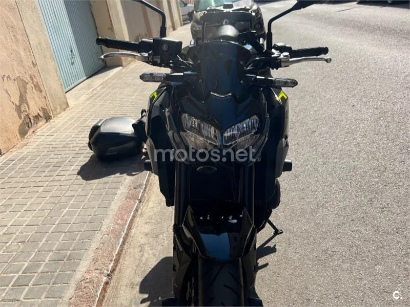 Kawasaki Z900 - Vista 3