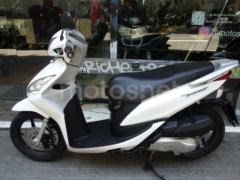 Honda Vision 110 - Vista 11