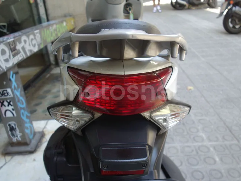 Honda Vision 110 - Vista 5