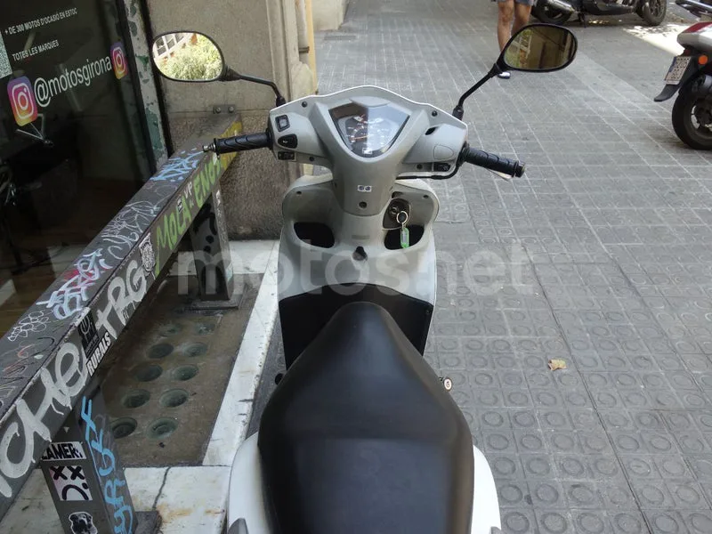 Honda Vision 110 - Vista 6