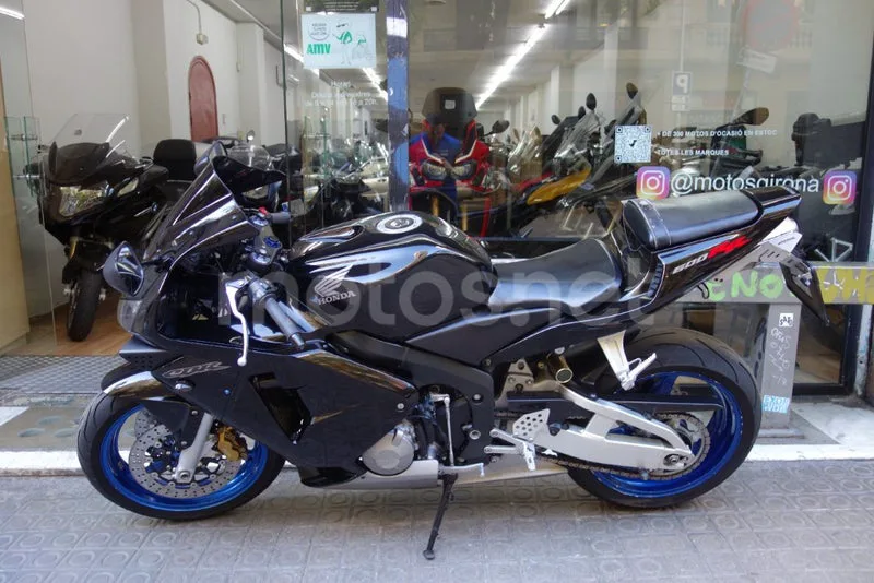 Honda CBR600RR - Vista 3