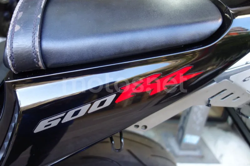 Honda CBR600RR - Vista 5