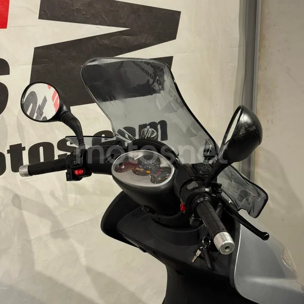 Yamaha Majesty 125 - Vista 8