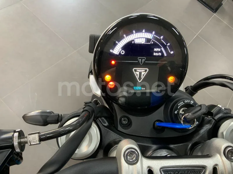 Triumph Speed Twin 900 - Vista 6