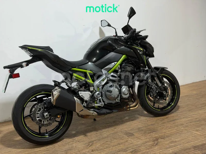 Kawasaki Z900 - Vista 9