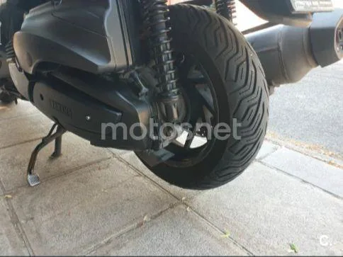 Yamaha XMAX 400 2100 € 2015 Madrid - 2