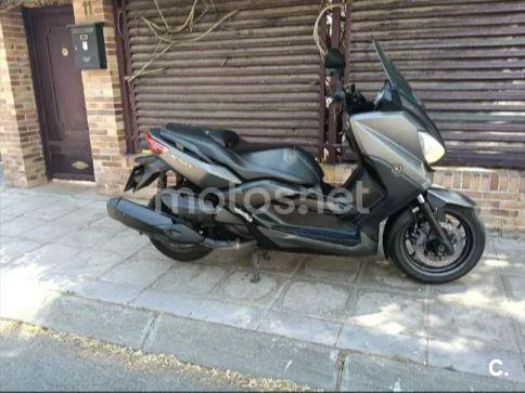 Yamaha XMAX 400 - Vista 3