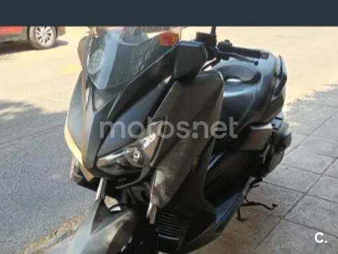 Yamaha XMAX 400 - Vista 4