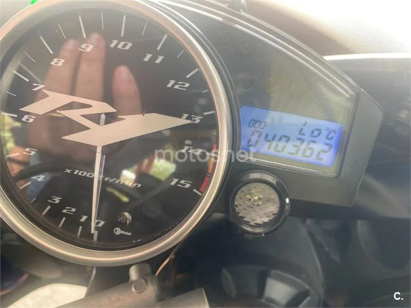 Yamaha YZF-R1 - Vista 4
