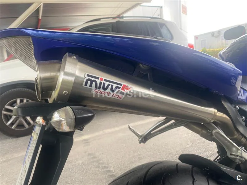 Yamaha YZF-R1 - Vista 5