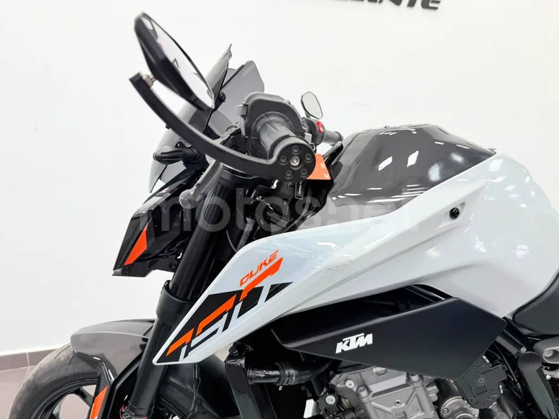 KTM 790 Adventure - Vista 16
