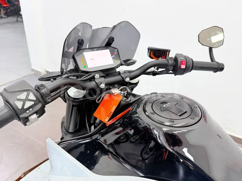 KTM 790 Adventure - Vista 17