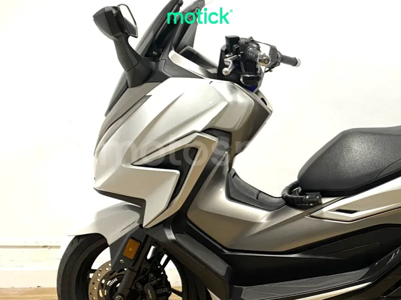 Honda Forza 350 - Vista 7