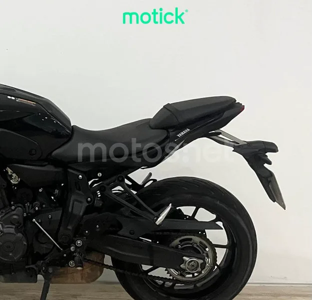 Yamaha MT-07 - Vista 8