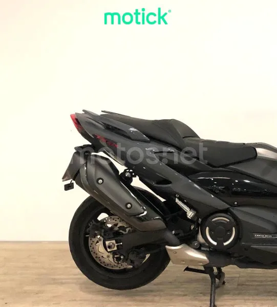 Yamaha TMAX - Vista 3