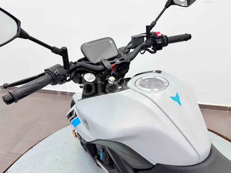 Yamaha MT-125 - Vista 14