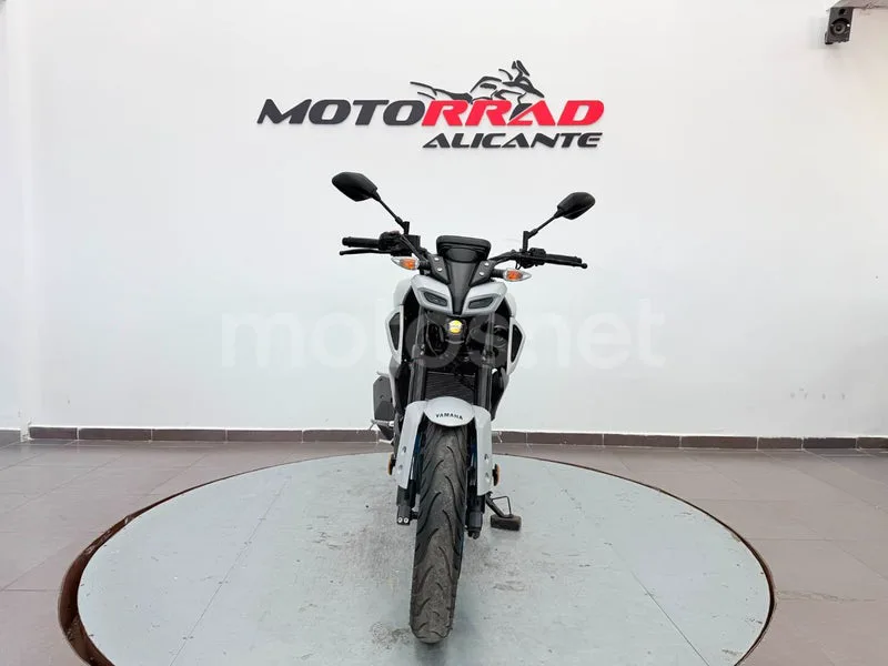 Yamaha MT-125 - Vista 7