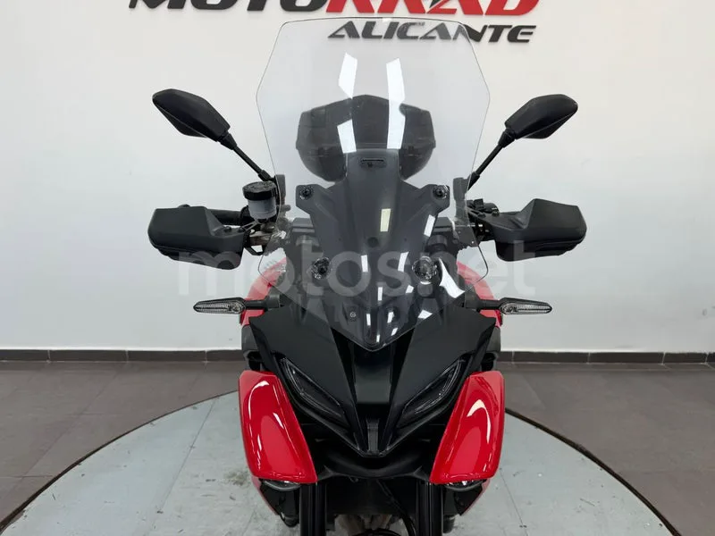 Yamaha Tracer 9 - Vista 16