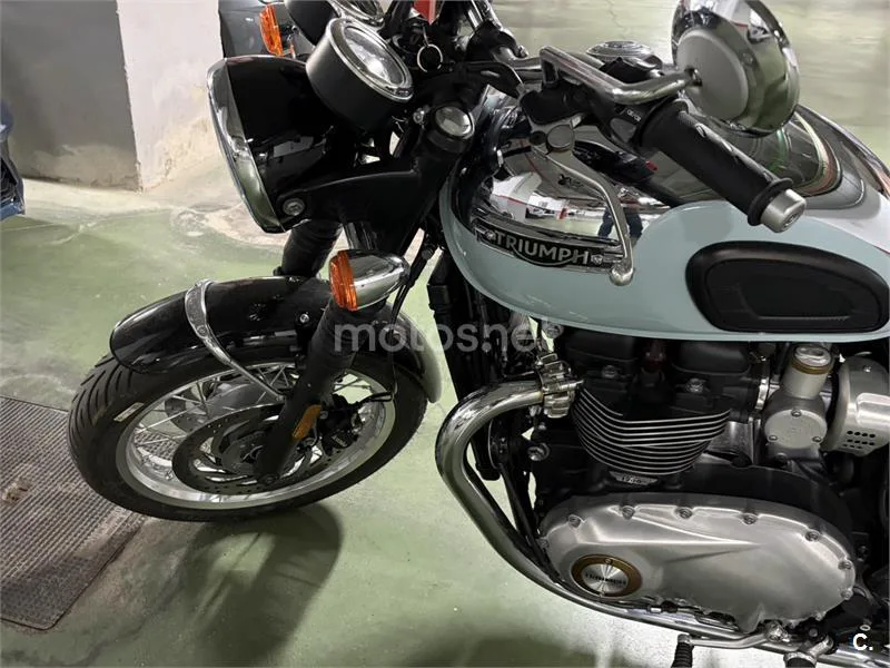 Triumph Bonneville T120 - Vista 3