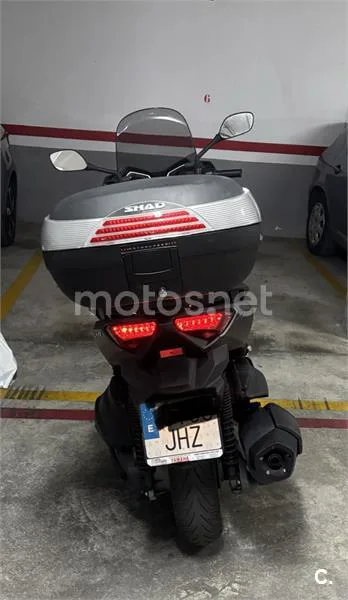 Yamaha XMAX 400 - Vista 3