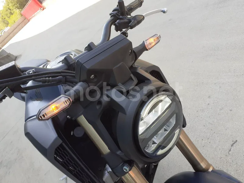 Honda CB125R - Vista 12