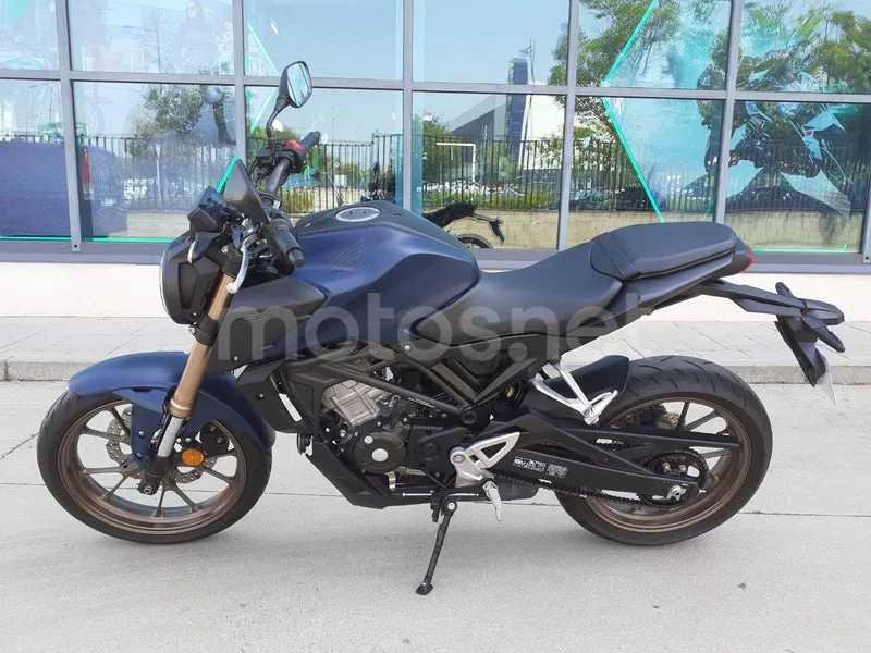 Honda CB125R - Vista 3