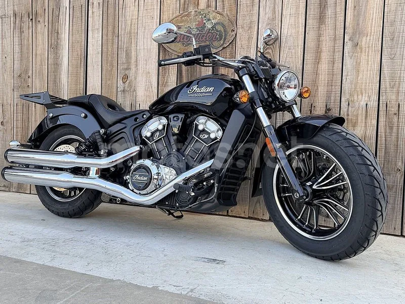Indian Scout - Vista 20