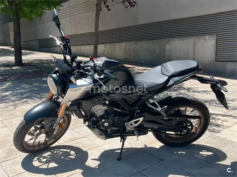 Honda CB125R - Vista 3