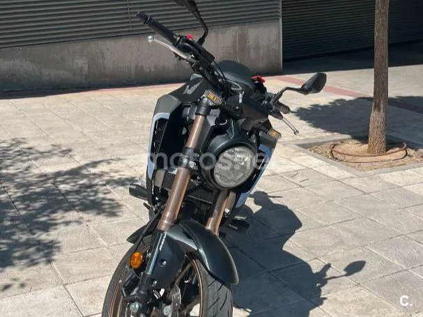 Honda CB125R - Vista 7