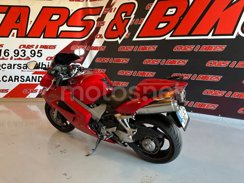 Honda VFR800F - Vista 4