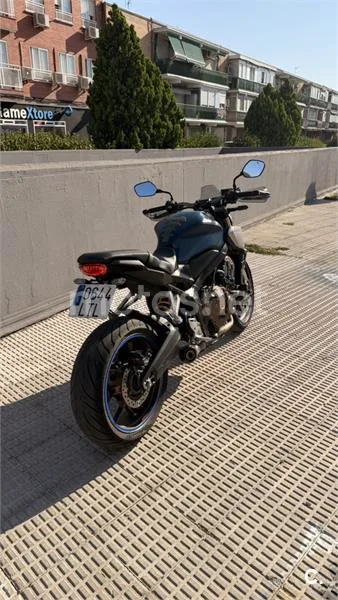 Honda CB650R - Vista 3