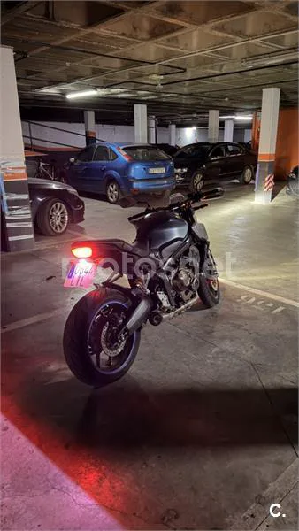 Honda CB650R - Vista 8