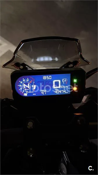 Honda CB650R - Vista 9