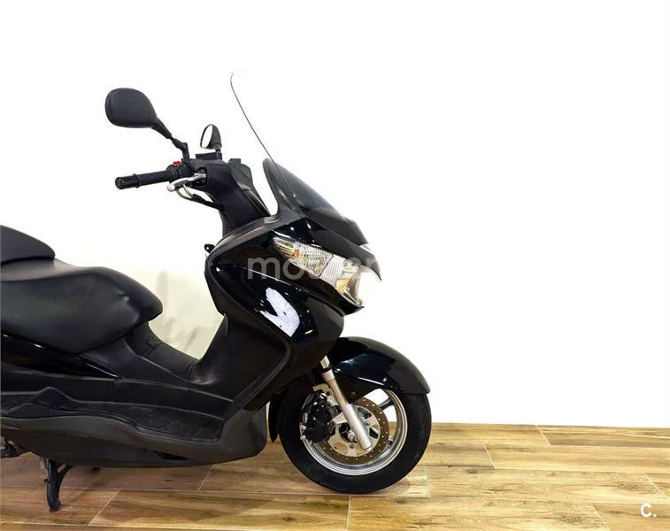 Suzuki Burgman 125 - Vista 4