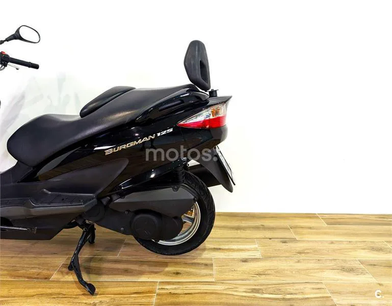 Suzuki Burgman 125 - Vista 9