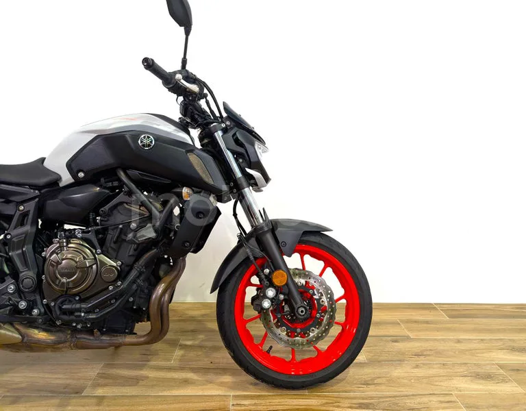 Yamaha MT-07 - Vista 4