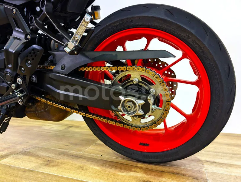 Yamaha MT-07 - Vista 10